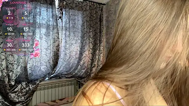 LoraDavi online show from 02/11/26, 07:24