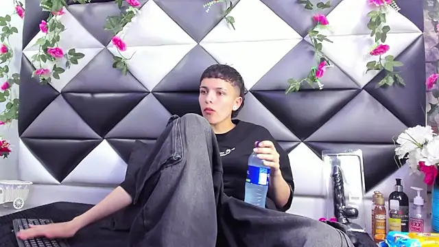 Megan Thompson  online show from 10/04/25, 02:20