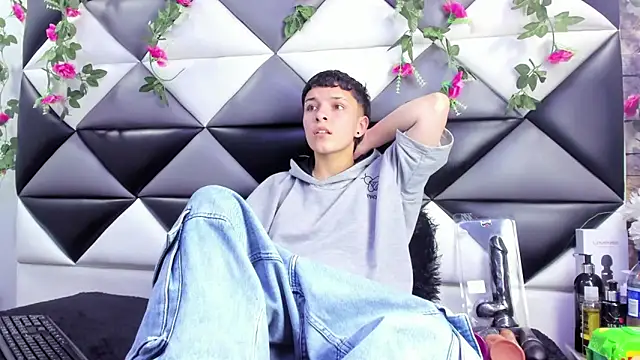 Megan Thompson  online show from 10/28/25, 02:15