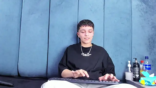 Megan Thompson  online show from 03/27/26, 08:37