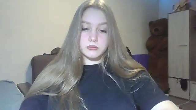 Snapshot of yourhoney_Lola_ chatting on 10/23/25, 02:49 yourhoney Lola online show from 10/23/25, 02:49