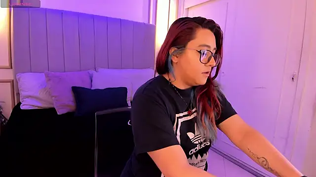 Cherry blush  online show from 09/27/25, 01:05