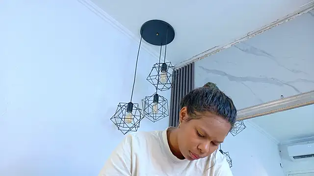 Snapshot of keyla_mejia chatting on 06/19/26, 12:20 keyla mejia online show from 06/19/26, 12:20