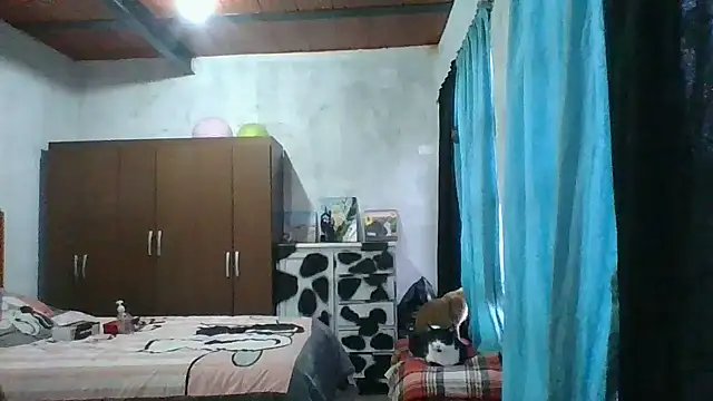 Snapshot of scarlett_widow_ chatting on 10/13/25, 11:43 scarlett widow online show from 10/13/25, 11:43