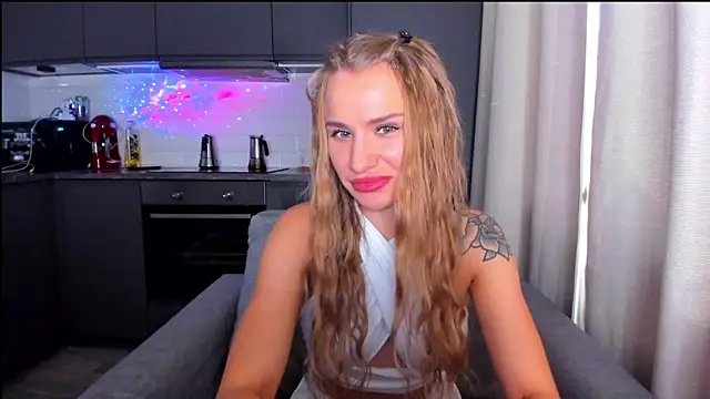 Snapshot of MashaFromRussia__ chatting on 09/15/25, 07:41 MashaFromRussia online show from 09/15/25, 07:41