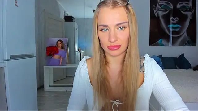 Snapshot of MashaFromRussia__ chatting on 10/12/25, 12:48 MashaFromRussia online show from 10/12/25, 12:48