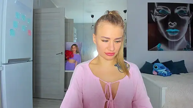 Snapshot of MashaFromRussia__ chatting on 11/11/25, 09:31 MashaFromRussia online show from 11/11/25, 09:31