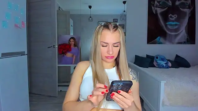 Snapshot of MashaFromRussia__ chatting on 11/12/25, 08:59 MashaFromRussia online show from 11/12/25, 08:59