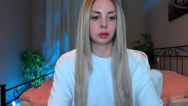 VelvetEliza online show from 04/15/26, 09:04