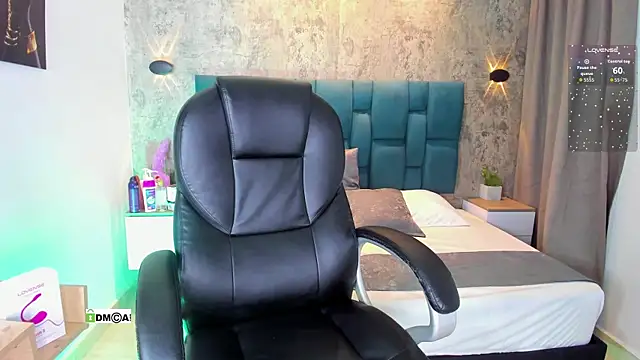 susanasmith18 online show from 11/24/25, 09:47