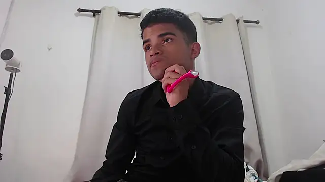 camillo beischel  online show from 11/07/25, 08:31