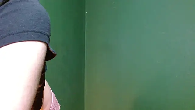 Snapshot of Roxiehood chatting on 09/12/25, 02:44 Roxiehood online show from 09/12/25, 02:44