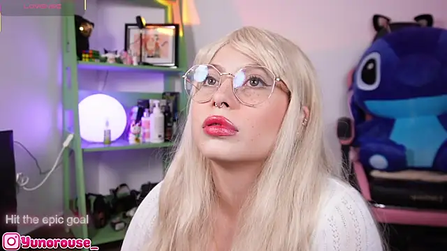 YunoRose  online show from 10/21/25, 03:18