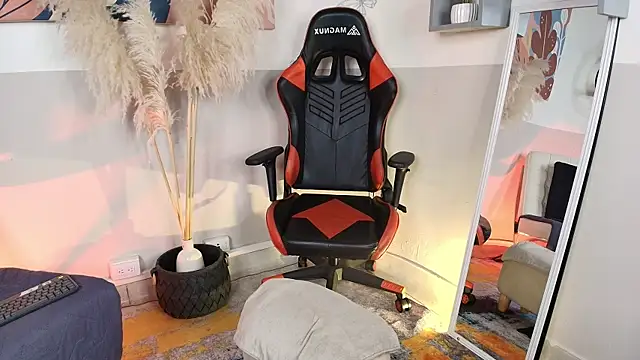 DivaFlamme online show from 03/30/26, 10:44