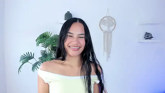 emily yeon online show from 12/13/25, 07:53