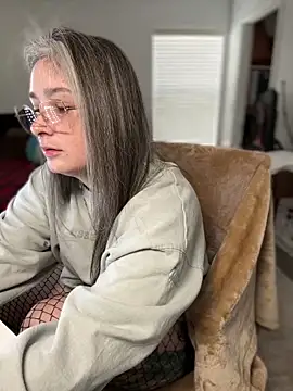 Snapshot of Alix_Valentine chatting on 02/03/26, 06:13 Alix Valentine online show from 02/03/26, 06:13