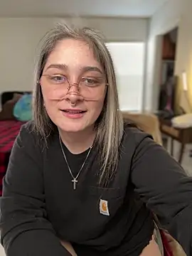 Snapshot of Alix_Valentine chatting on 02/05/26, 05:28 Alix Valentine online show from 02/05/26, 05:28