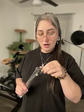 Snapshot of Alix_Valentine chatting on 02/06/26, 09:18 Alix Valentine online show from 02/06/26, 09:18