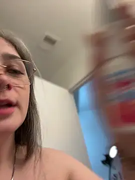 Snapshot of Alix_Valentine chatting on 02/08/26, 12:03 Alix Valentine online show from 02/08/26, 12:03