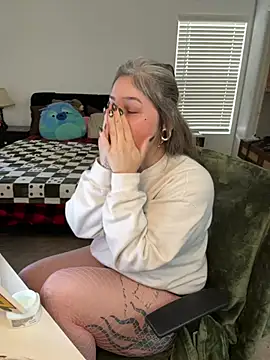 Snapshot of Alix_Valentine chatting on 02/20/26, 05:02 Alix Valentine online show from 02/20/26, 05:02