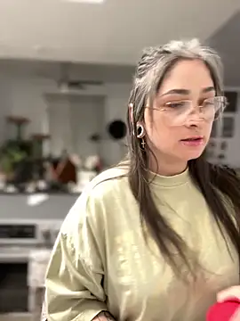 Snapshot of Alix_Valentine chatting on 02/27/26, 05:02 Alix Valentine online show from 02/27/26, 05:02