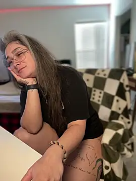 Alix Valentine online show from 05/26/26, 01:51