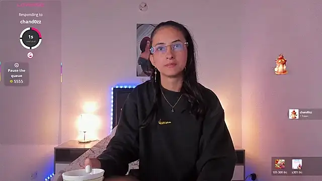 Snapshot of _alana_grey_ chatting on 02/02/26, 12:48 alana grey online show from 02/02/26, 12:48