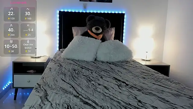 Snapshot of _alana_grey_ chatting on 02/10/26, 01:43 alana grey online show from 02/10/26, 01:43