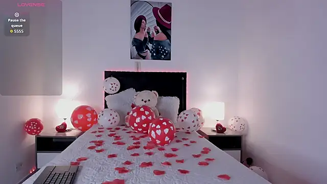 Snapshot of _alana_grey_ chatting on 02/13/26, 03:19 alana grey online show from 02/13/26, 03:19