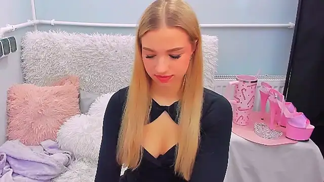 EvetteRose online show from 02/08/26, 02:20