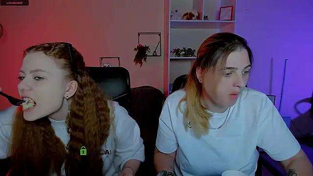 Snapshot of inga_gree chatting on 10/15/25, 06:52 inga gree online show from 10/15/25, 06:52