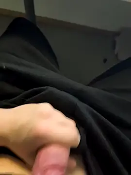 Snapshot of Monsterboy18 chatting on 12/03/25, 09:57 Monsterboy18 online show from 12/03/25, 09:57