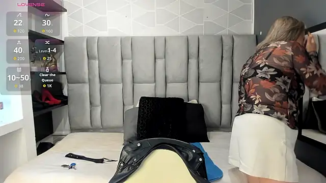 Snapshot of Charlot_milf chatting on 02/10/26, 11:58 Charlot milf online show from 02/10/26, 11:58