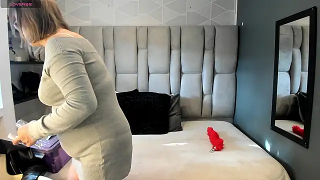 Snapshot of Charlot_milf chatting on 03/07/26, 12:46 Charlot milf online show from 03/07/26, 12:46