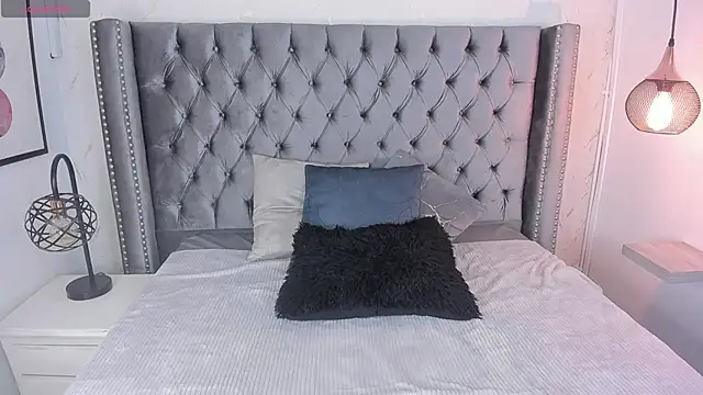 Anya Belth online show from 10/26/25, 03:51