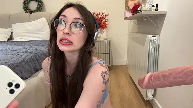 Kelly Berry   online show from 04/11/26, 06:56