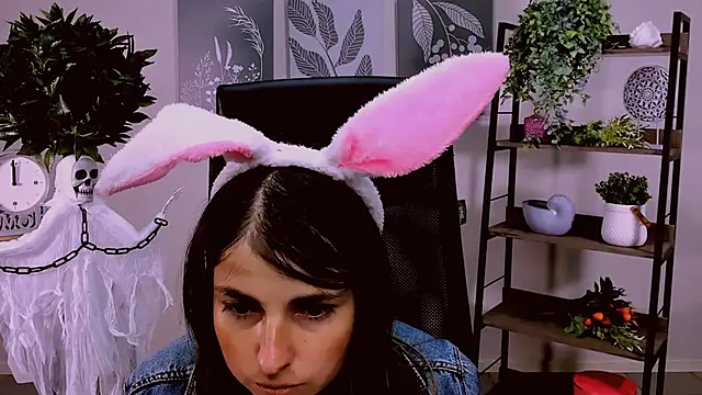 MartaEdams online show from 10/28/25, 06:17