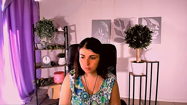 Snapshot of MartaEdams chatting on 06/10/26, 05:07 MartaEdams online show from 06/10/26, 05:07