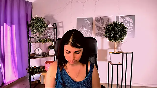 Snapshot of MartaEdams chatting on 06/11/26, 05:05 MartaEdams online show from 06/11/26, 05:05