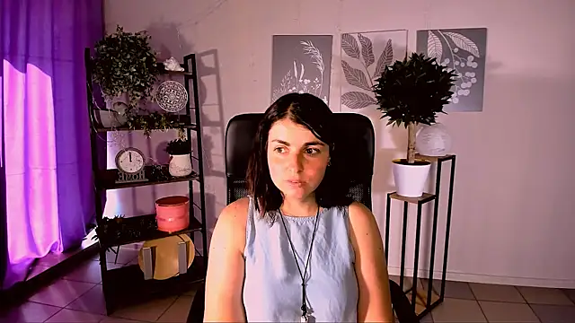 Snapshot of MartaEdams chatting on 06/12/26, 05:28 MartaEdams online show from 06/12/26, 05:28