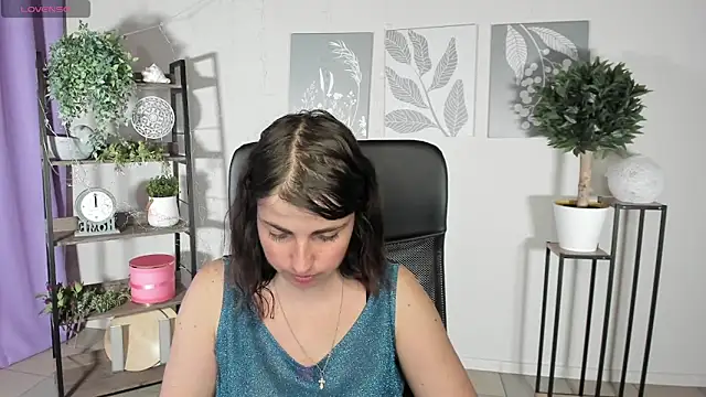 Snapshot of MartaEdams chatting on 06/19/26, 05:12 MartaEdams online show from 06/19/26, 05:12