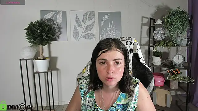 Snapshot of MartaEdams chatting on 07/04/26, 05:46 MartaEdams online show from 07/04/26, 05:46