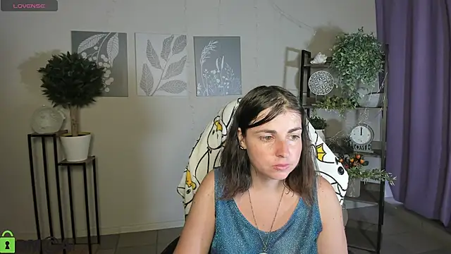 Snapshot of MartaEdams chatting on 07/16/26, 05:13 MartaEdams online show from 07/16/26, 05:13