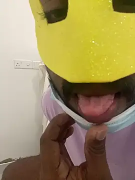 Snapshot of venom-172 chatting on 11/28/25, 06:16 venom-172 online show from 11/28/25, 06:16