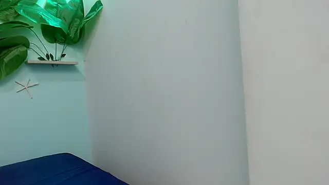 eladyrous98 online show from 12/23/25, 03:15