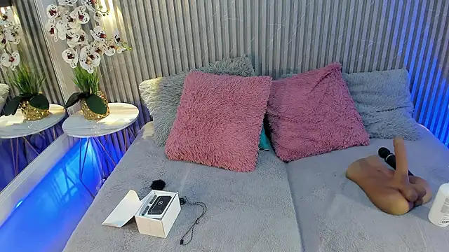 Snapshot of DAFNECOX chatting on 02/20/26, 03:03 DAFNECOX online show from 02/20/26, 03:03