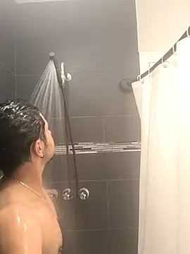 kSwisssxxx online show from 12/14/25, 12:38