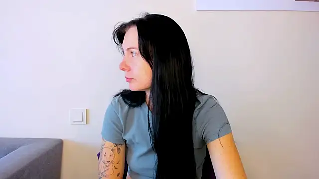 Elle Pearl  online show from 10/15/25, 06:13