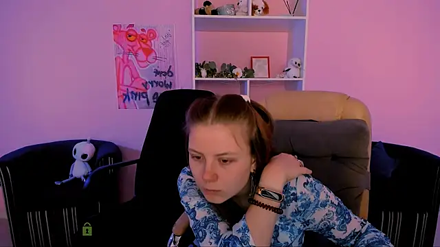 Snapshot of foxy_tease_ chatting on 09/19/25, 11:16 foxy tease online show from 09/19/25, 11:16