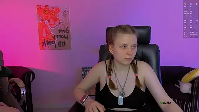 Snapshot of foxy_tease_ chatting on 11/21/25, 02:54 foxy tease online show from 11/21/25, 02:54